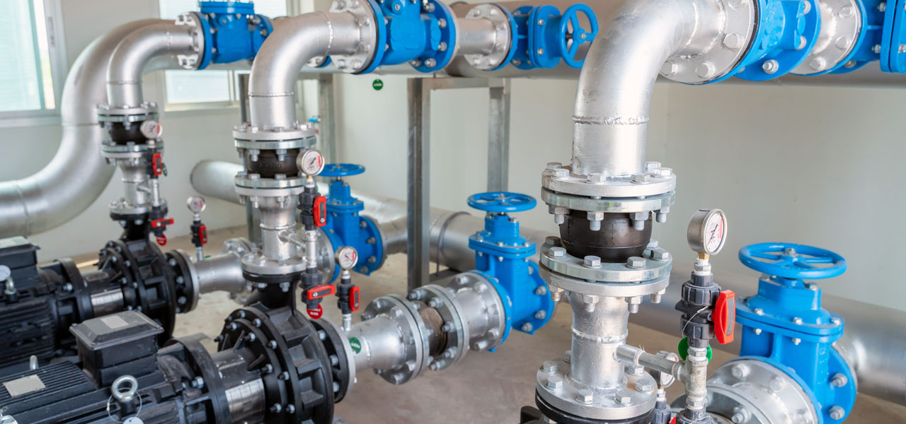 Commercial industrial-grade pipes and valves arrangement